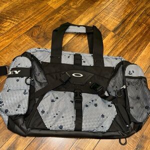 Oakley IB Boston /WHITE GEO PRINT